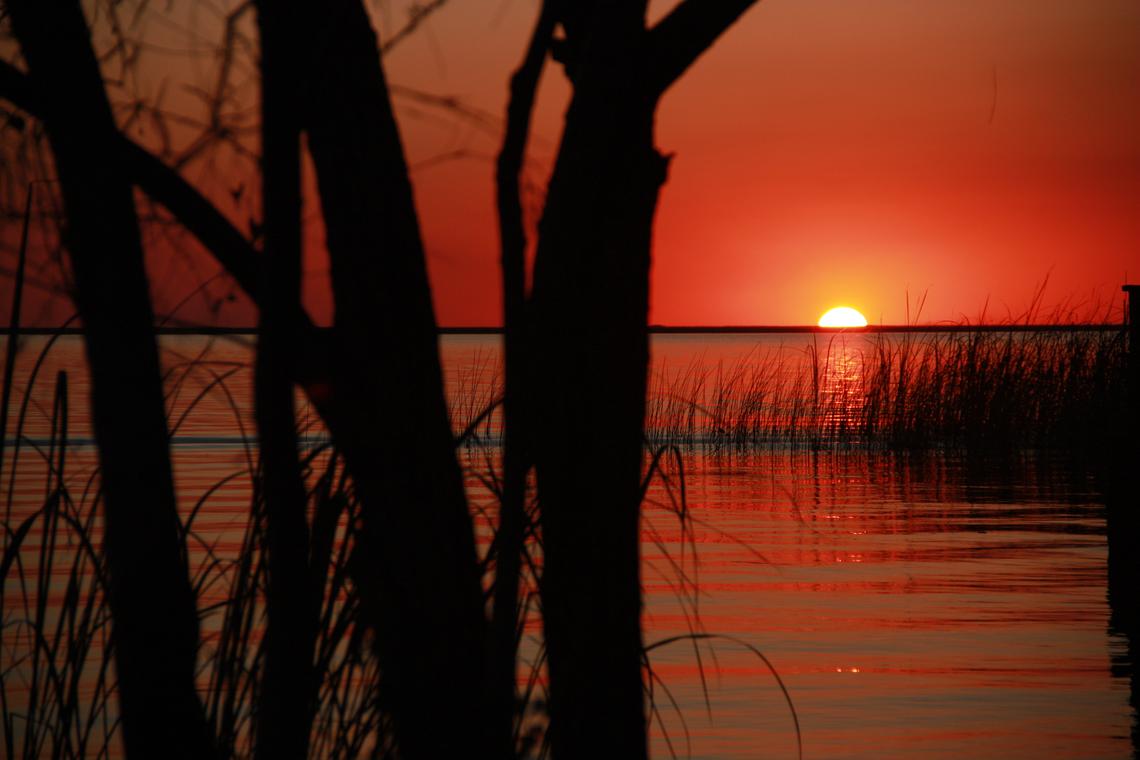 Ocaso en los Esteros del Iberá